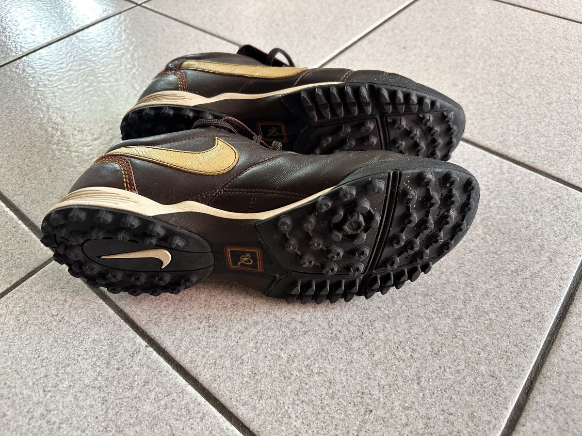 Nike Scarpe da uomo: Fussballschuhe Ronaldinho 10 Gr 44 – Usato da Luzern venduto da mat_2vg9 3