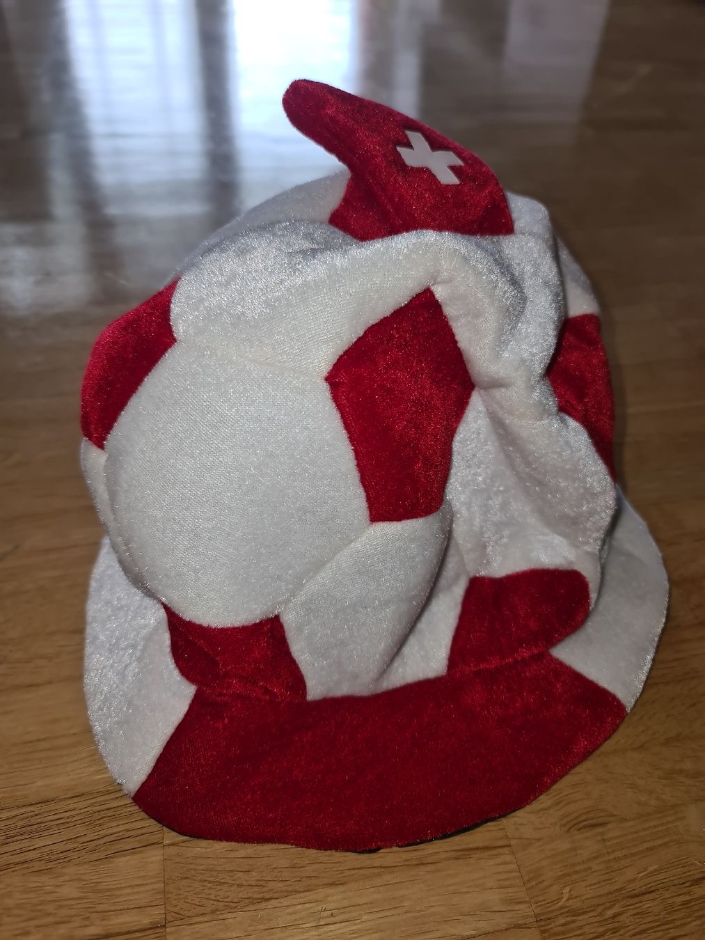 Hüte, Mützen & Caps: Fussball Mütze Schweiz – Neu und originalverpackt aus Würenlos von Schliifbere