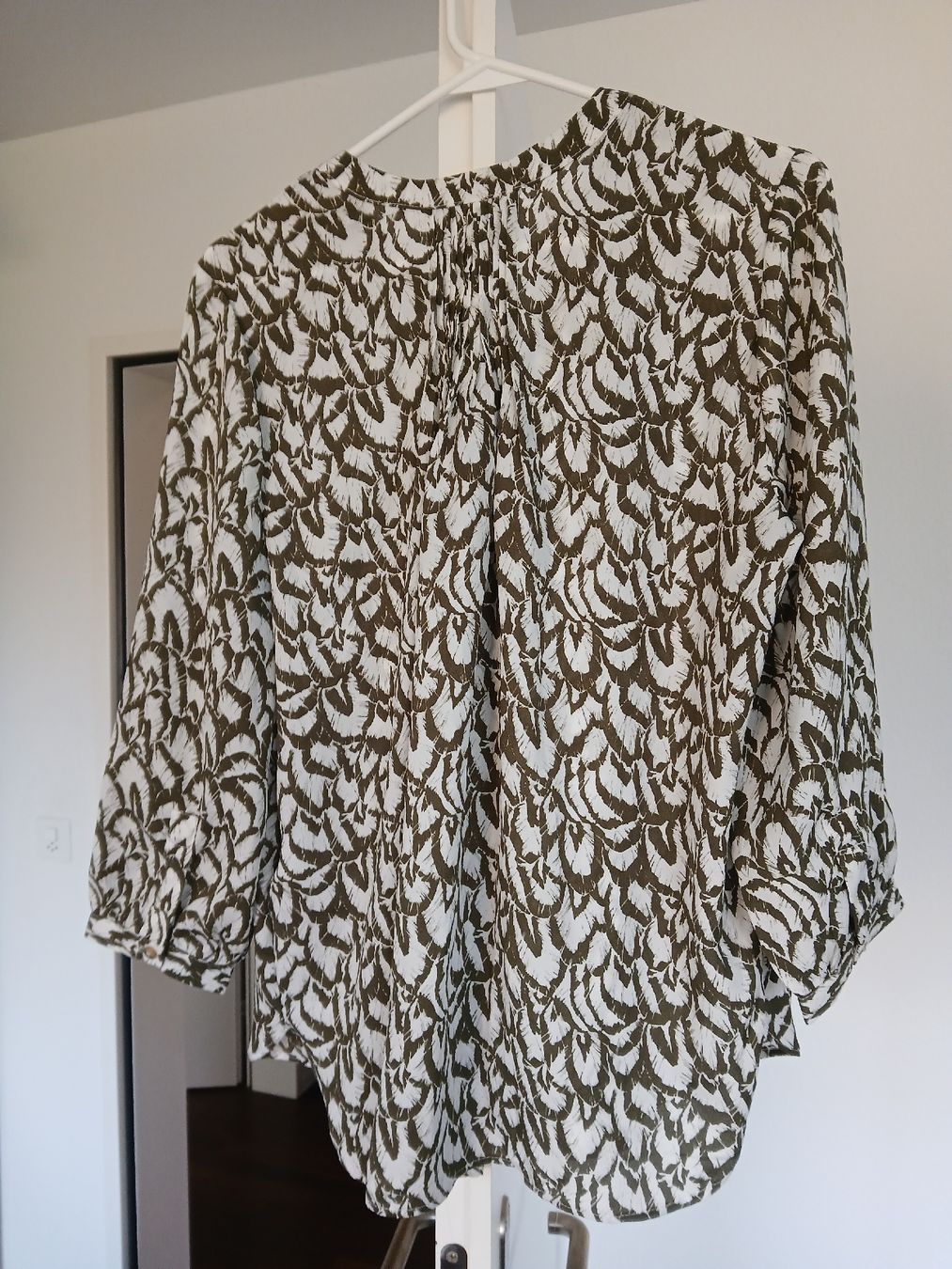 Camicette: Jachs Girlfriend Blouse - Size S - Olive Green Pattern – Usato da Dübendorf venduto da LoRi-2026 3