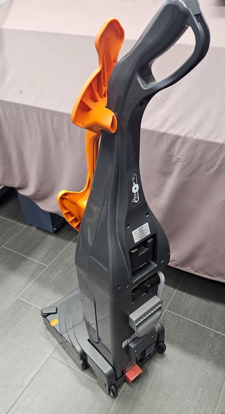 Tutte le macchine: Scheuersaugmaschine TASKI Swingo 150 – Usato da Wangen SZ venduto da Hischi_69 1