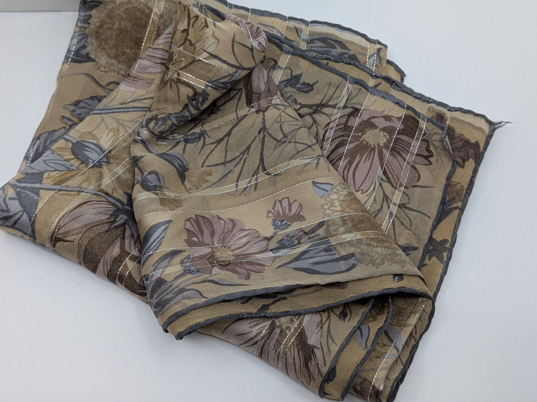 Foulards & écharpes: Foulard Ken Scott – D'occasion à Emmen par magelan 4