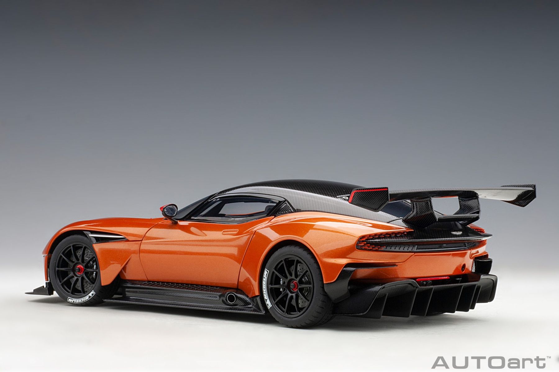 Autoart Modellini d'auto: Autoart Aston Martin Vulcan 1:18 – Nuovo e nell'imballaggio originale da Gipf-Oberfrick venduto da Edii45 1
