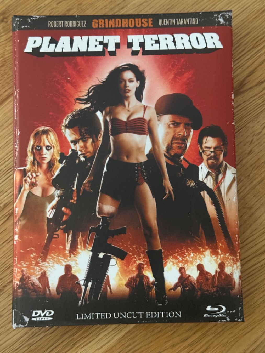 Tutti i DVDs: Grindhouse - Planet Terror  Mediabook Wattiert – Usato da Oftringen venduto da CatchMeIfYouCan68
