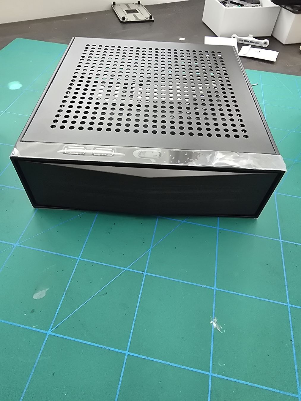 Custodie: SKTC M05 HTPC Chassis – Nuovo e nell'imballaggio originale da Hochdorf venduto da gdswiss71 1