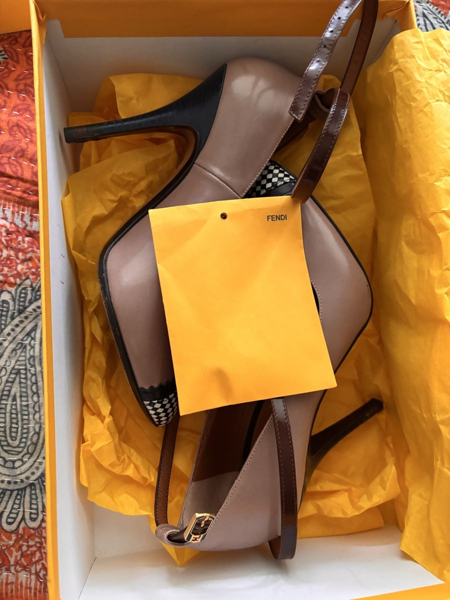 Scarpe da donna: Fendi High Heels Pumps. 36.5 – Usato da Zürich venduto da Sonikasantos 2