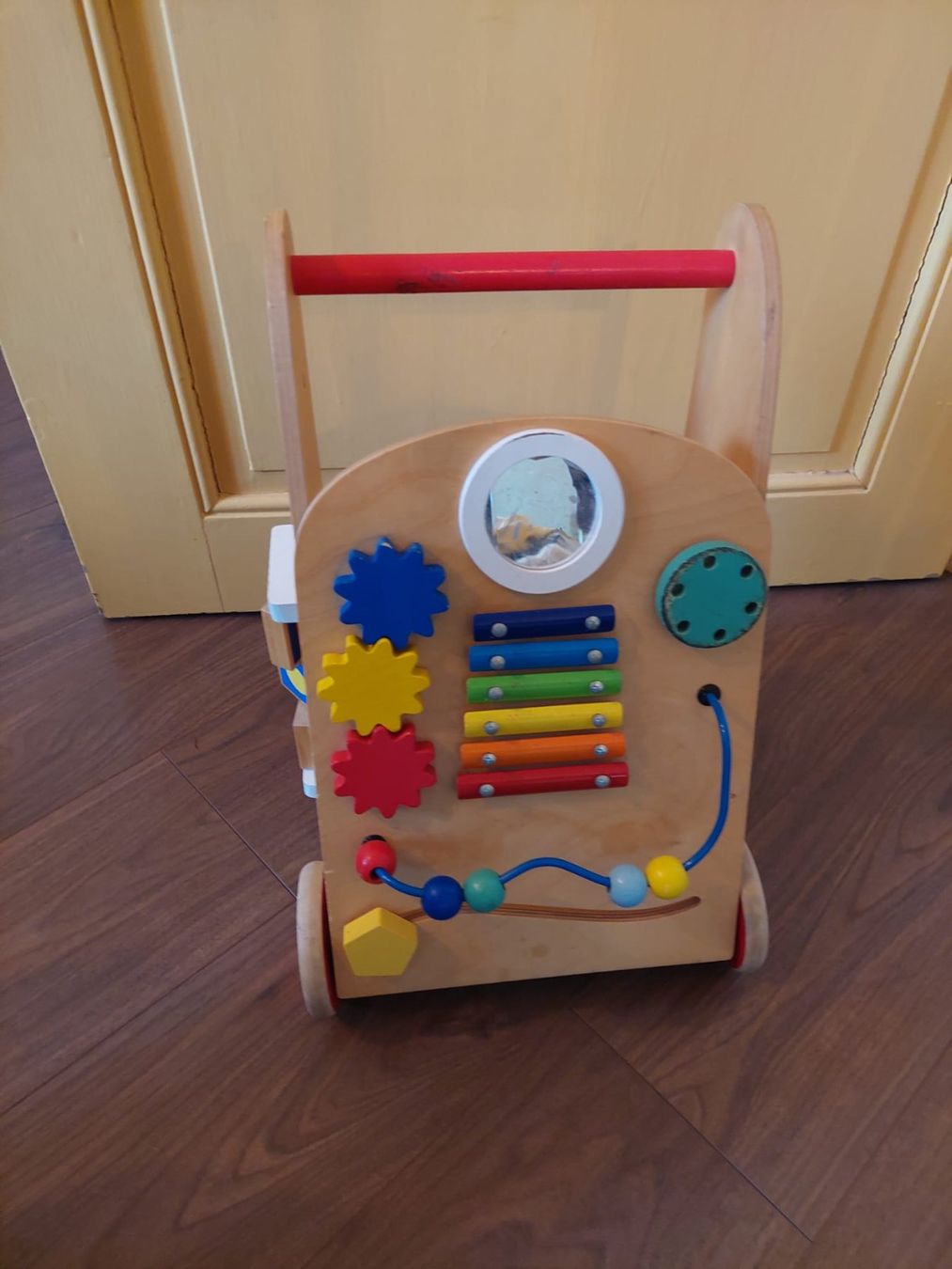 Jouets: Jouet pour apprendre à marcher – D'occasion à Vouvry par ann_6s2n