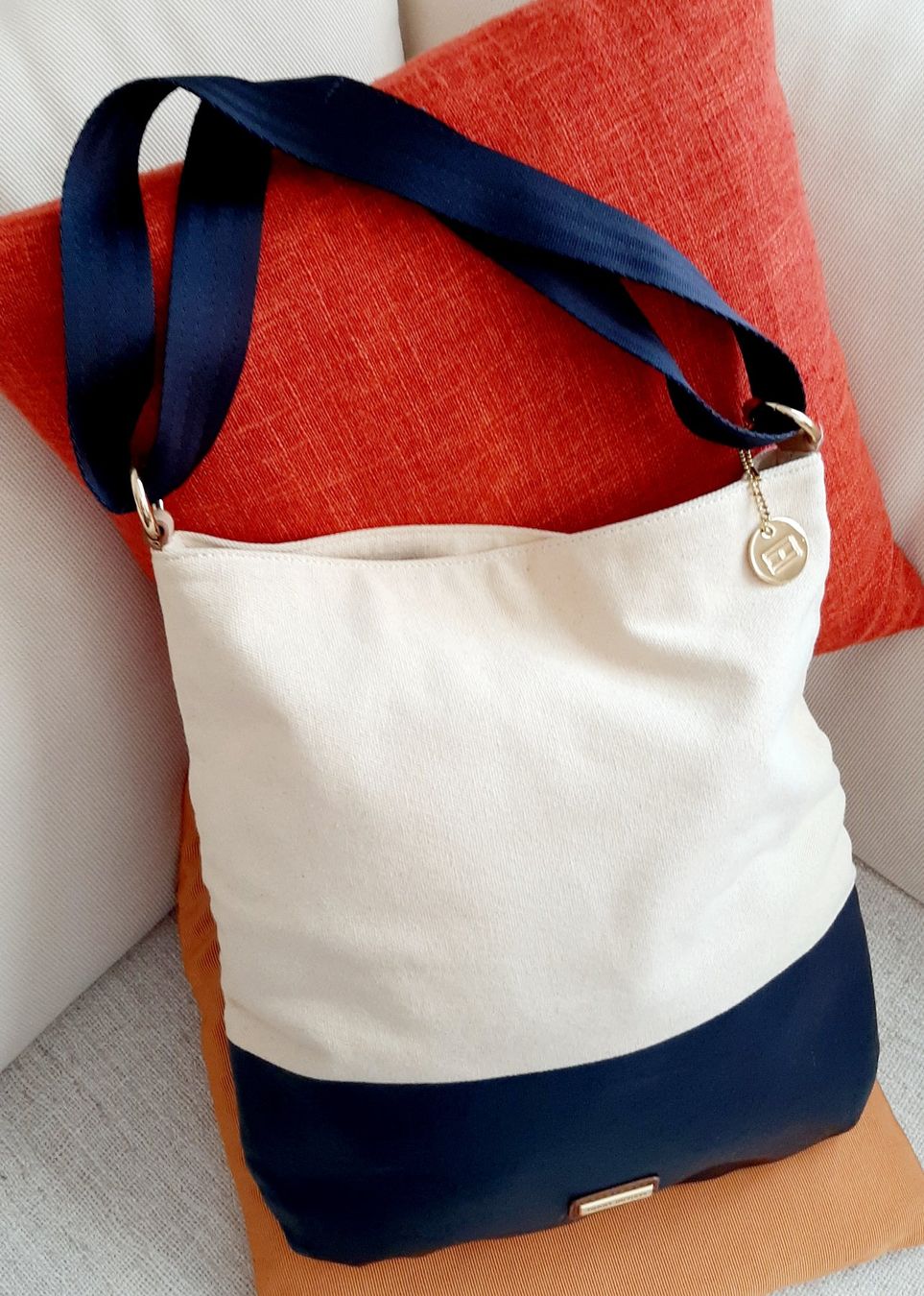 Tommy Hilfiger Taschen für Damen: Schöne Tasche! – Gebraucht aus Allschwil von Weyli18 4