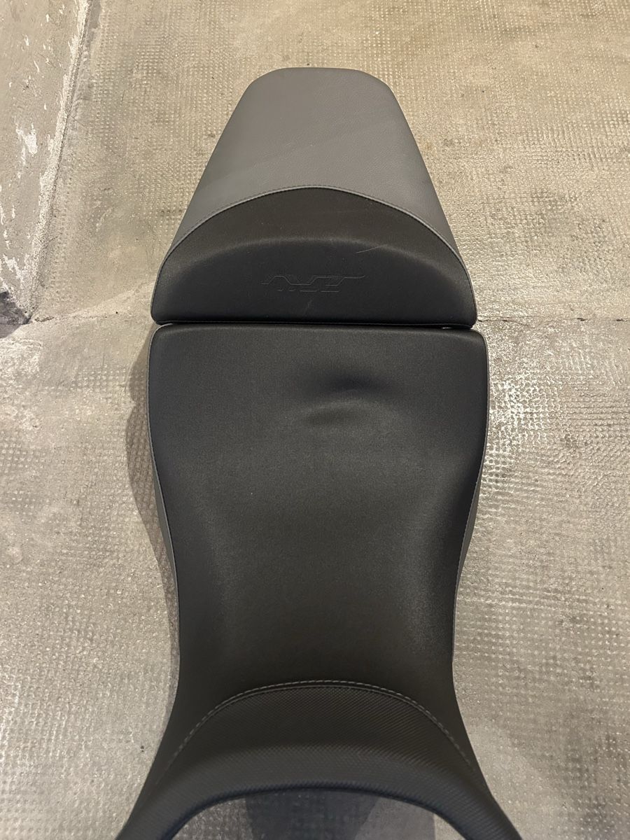 Honda Tutti i ricambio per moto: Honda nt1100 selles – Nuovo (secondo la descrizione) da Ecublens VD venduto da RodrigoFortunato249 1