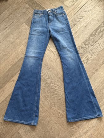 Jeans CLOSED flared Damen Grösse 24 neuwertig