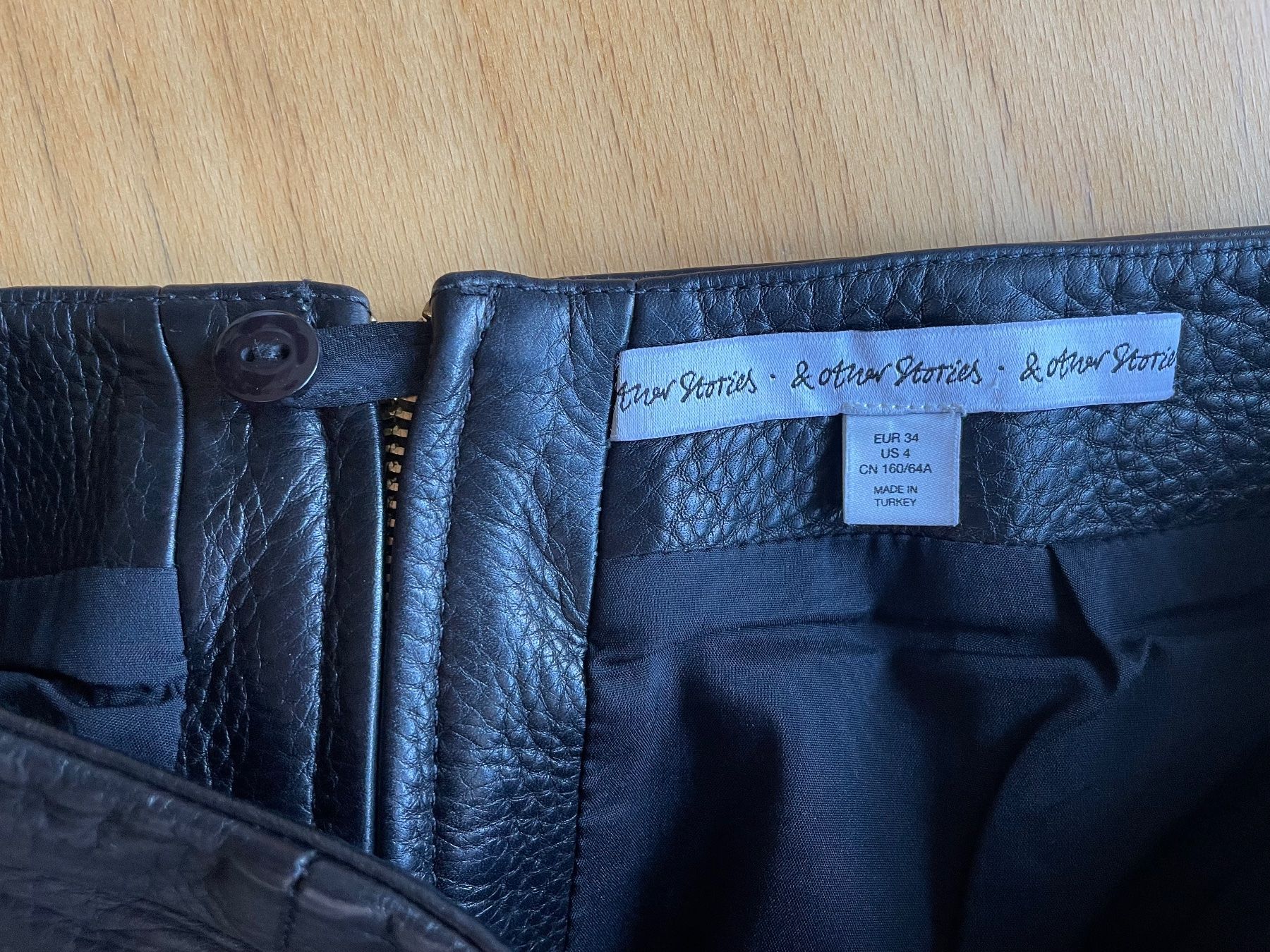 Other Stories Röcke: & Other Stories Leather Skirt, Size 34 – Gebraucht aus Zürich von hol_bc6v 2