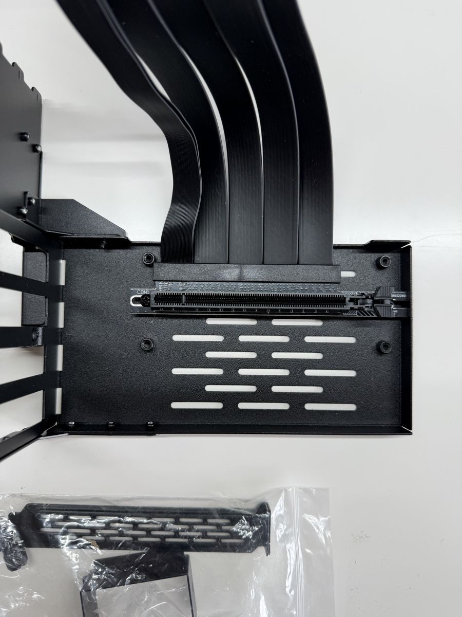 Kabel: Lian Li Vertikaler GPU Mount mit Riser Kabel - Verstellbar – Neu (gemäss Beschreibung) aus Langenthal von detjonrx 2