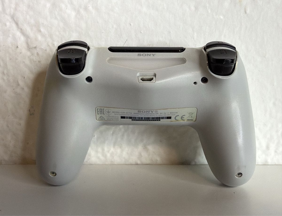 Sony Manettes: PlayStation 4 Controller - White – D'occasion à Ehrendingen par bubulence 1