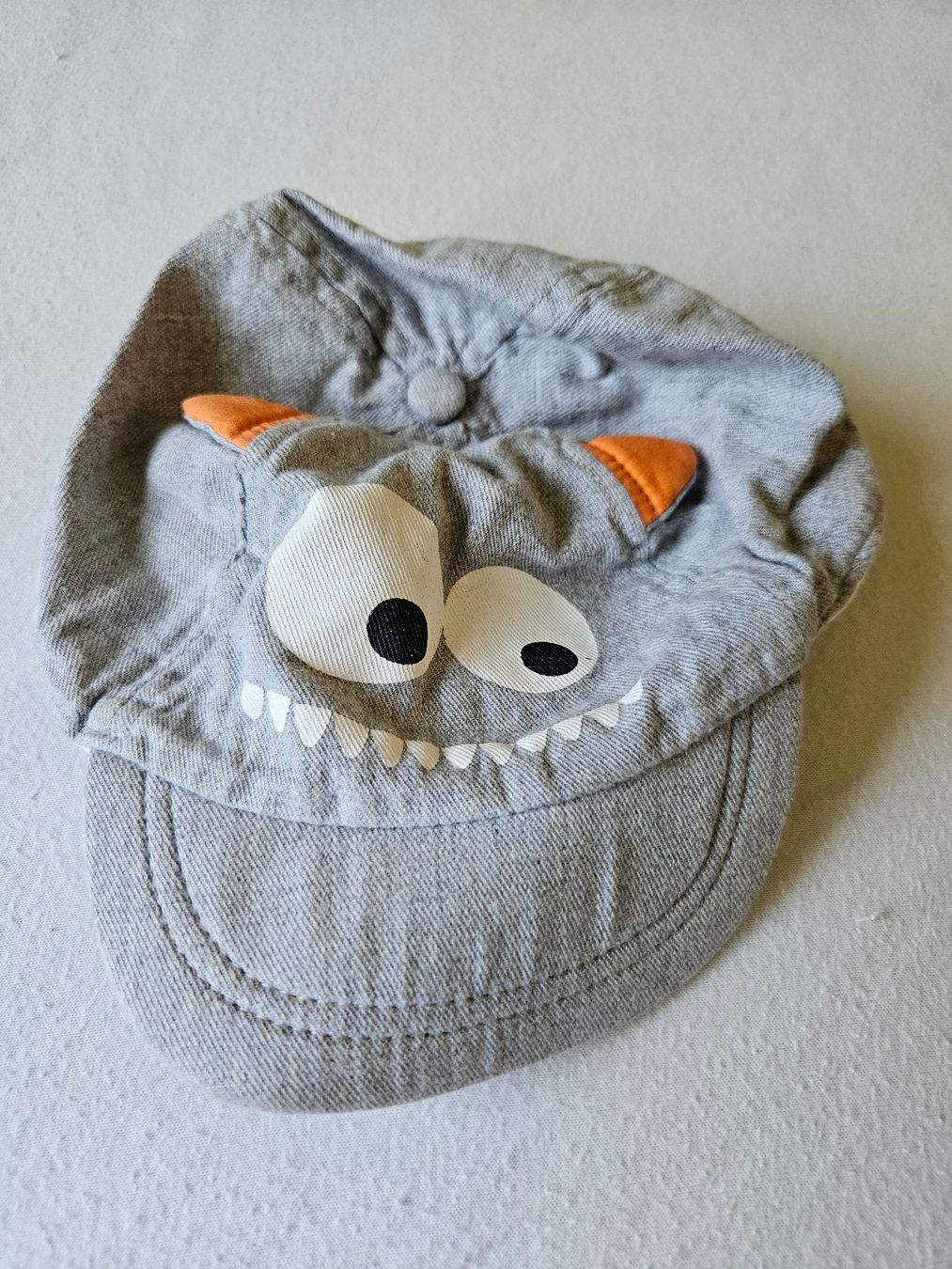 Altro abbigliamento per bambino: Coole Mütze / Cap ca. Gr. 45cm – Nuovo e nell'imballaggio originale da Unterengstringen venduto da saraman