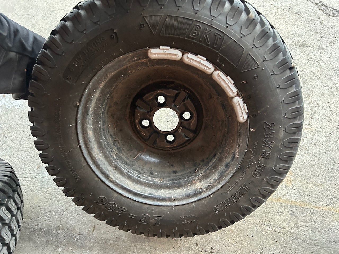 Pneumatici & Ruote complete: Haflinger Steyr Puch spezial Räder breit – Usato da Sirnach venduto da MaechlerAutomobile 9