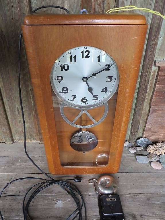 Uhren: Signal Uhr,Mutteruhr,Regulator,Elektroanschluss – Gebraucht aus Langrickenbach von zwiebel03