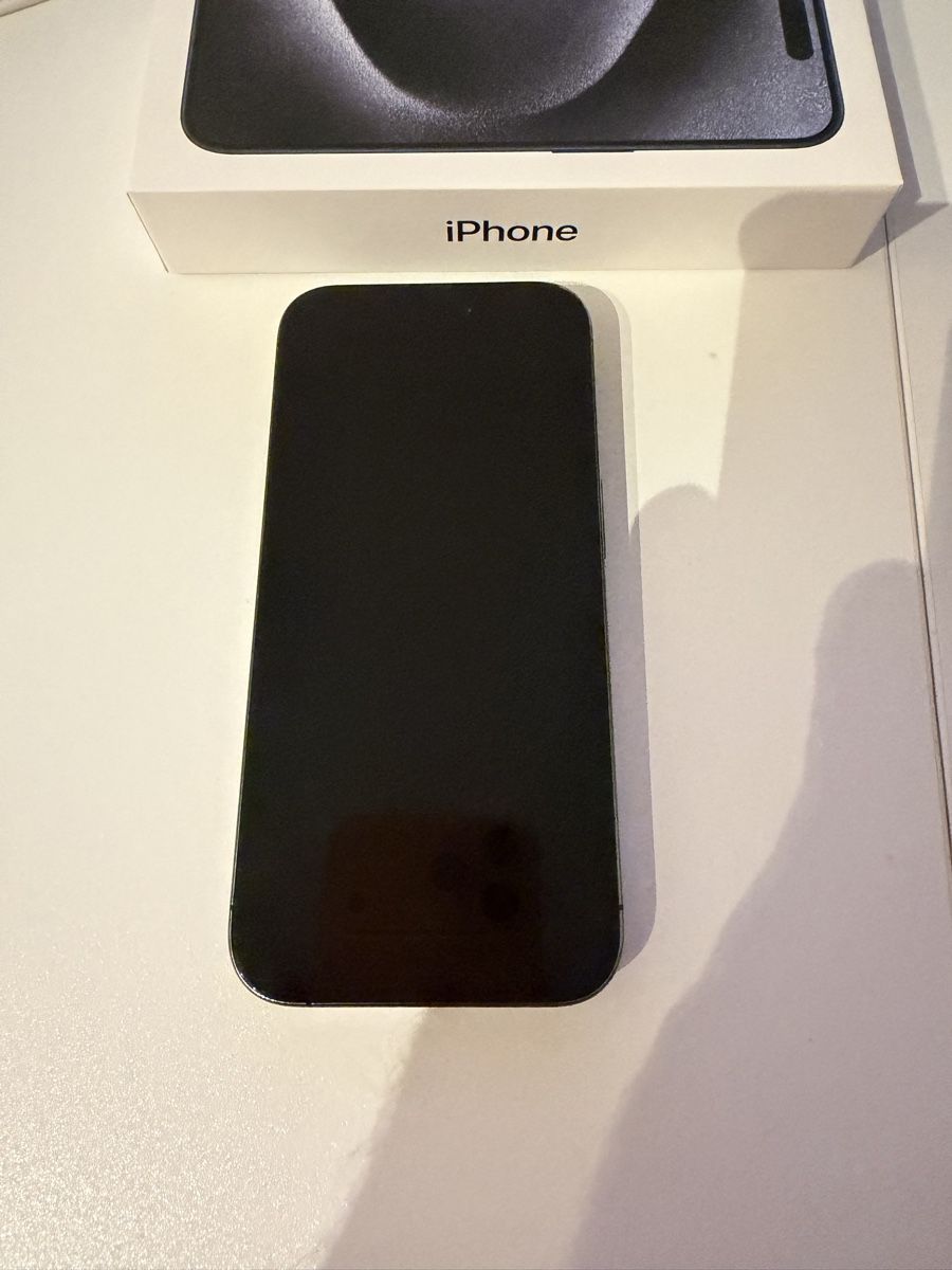Apple Telefoni cellulari / Smartphones: iPhone 15 Pro 128 GB – Usato da Schmerikon venduto da Rafail.w