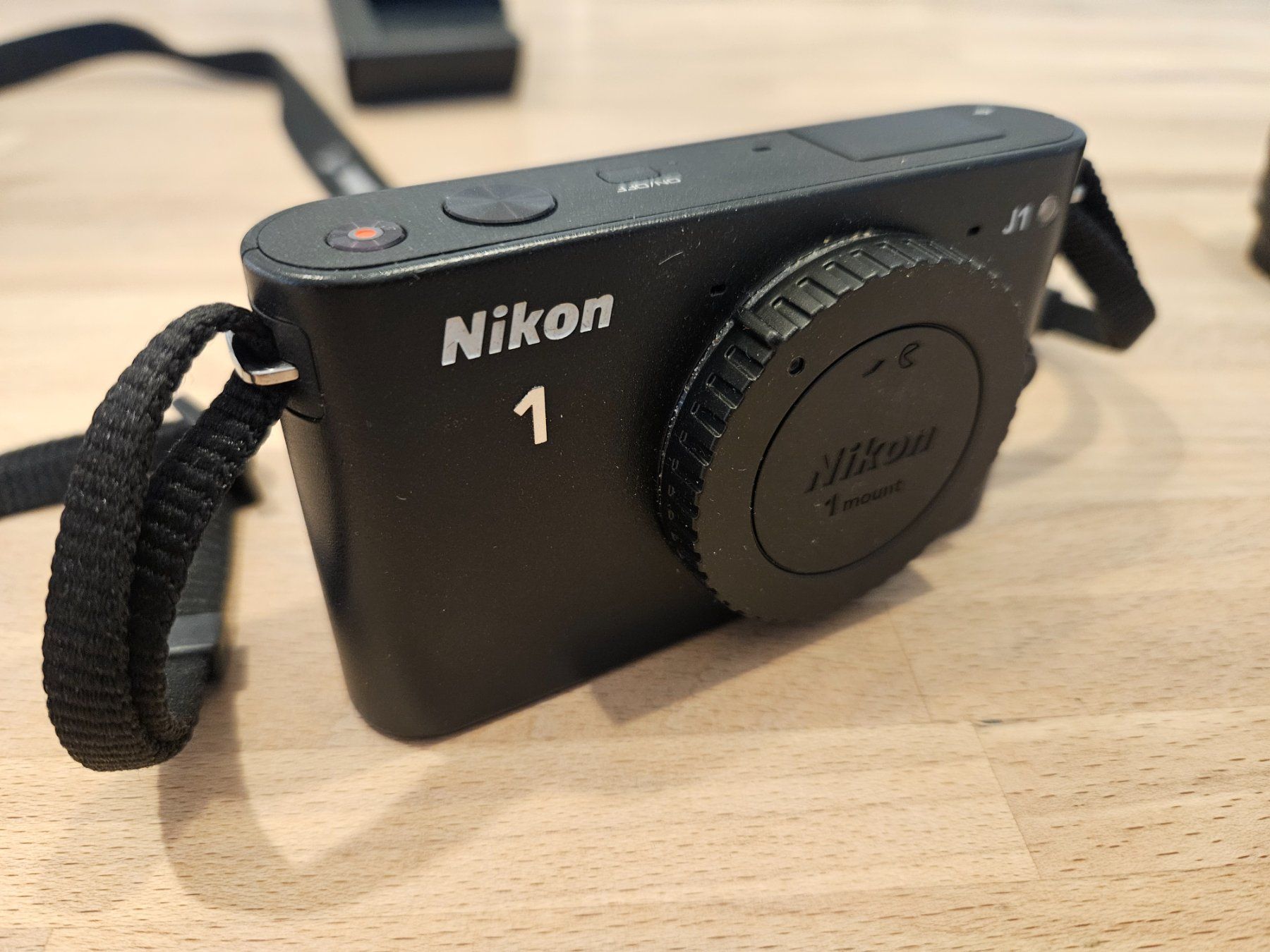 Nikon Fotocamera: Nikon1 Double Zoom Kit – Usato da Jegenstorf venduto da sukram008 3