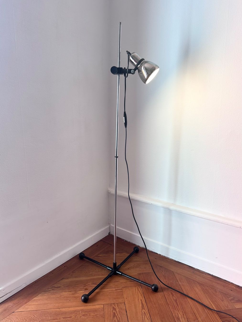 Lampade: Lampe de sol BOFA Suède chromée – Usato da Lausanne venduto da jul_v9ht