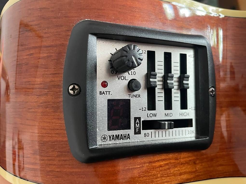 Instruments de musique: Yamaha Gitarre – D'occasion à Bern par nzurbruegg 3