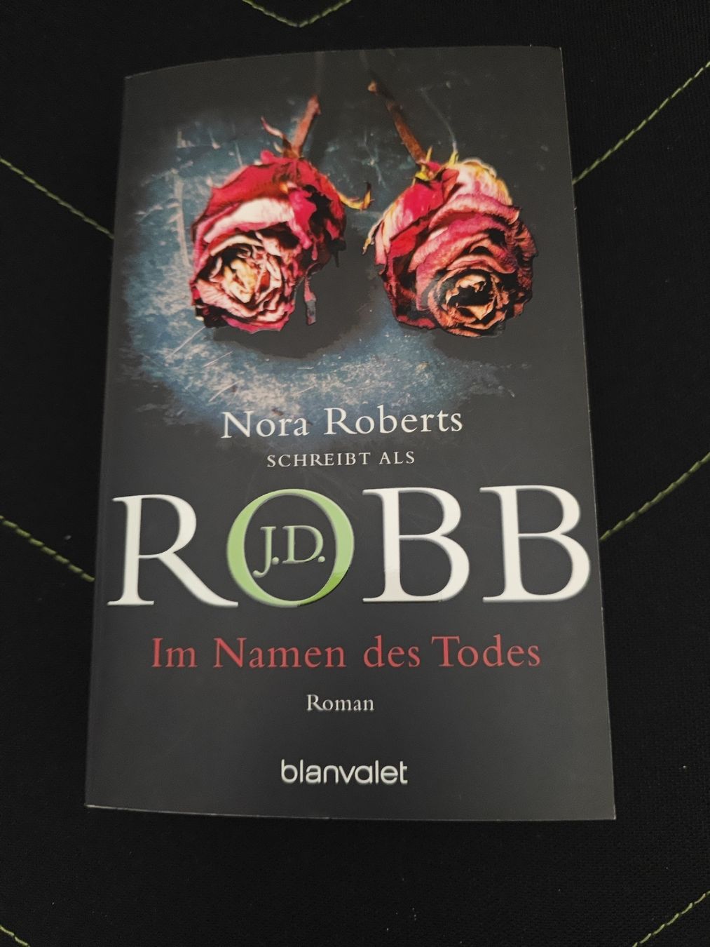 Libri: Im Namen des Todes – Usato da Bendern venduto da PetraN01