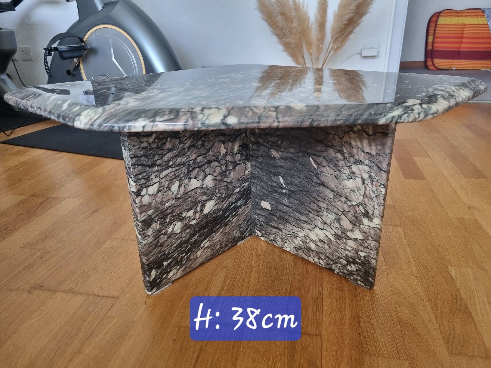 Set di tavolo e panche: Zwei Couchtische aus Marmor – Usato da Laupen BE venduto da Bombers 4