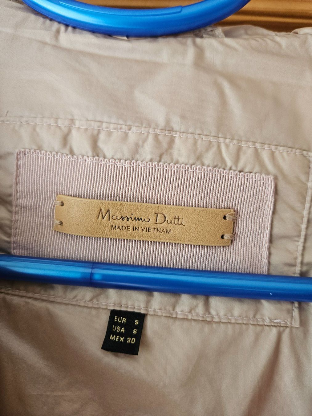 Massimo Dutti Giacche: Leichte Daunenjacke, bräunlich- beige, Gr. 36, Massimo Dutti – Usato da Regensdorf venduto da Firnament66 3