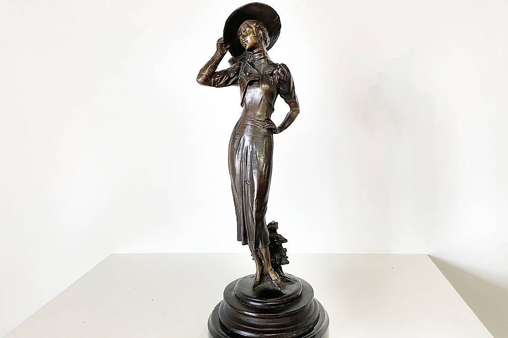 Sculture & Statue: Bronzefigur, Dame mit Hut – Usato da Ballwil venduto da ClassicGallery 1