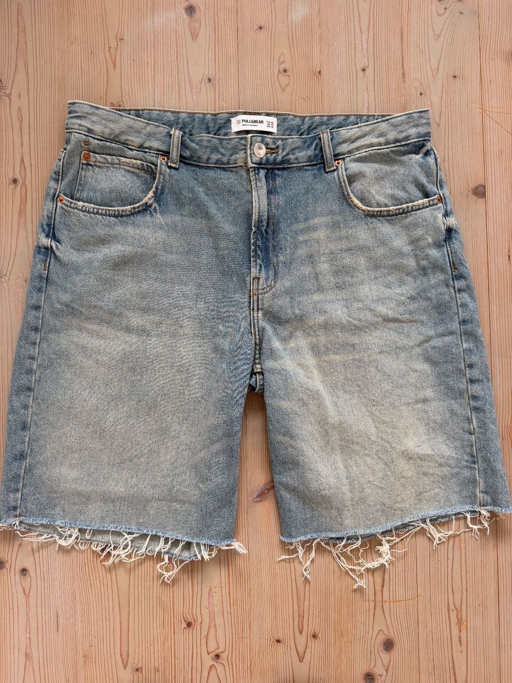 Pull&Bear Jeans: Short en jeans Pull&Bear (EUR 42) – Usato da Delémont venduto da noe_2dvd