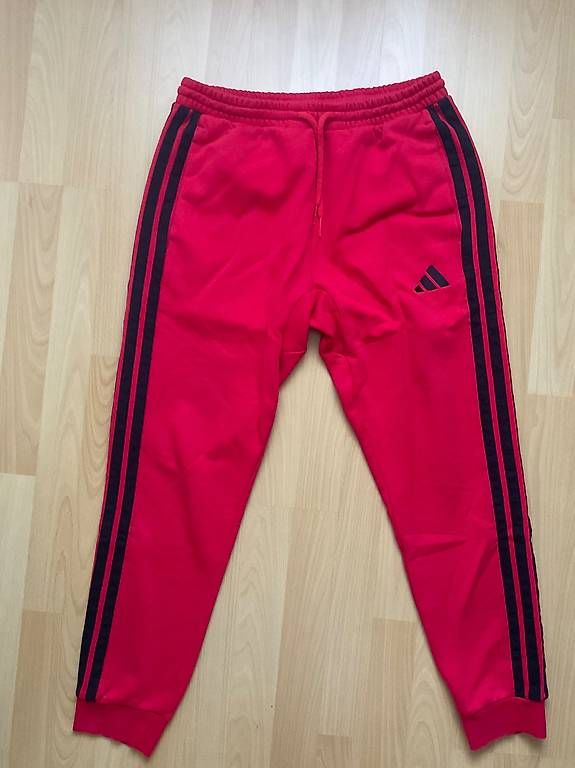 Adidas Pantaloni: Adidas Herren Trainerhosen – Usato da huttwil venduto da care.b