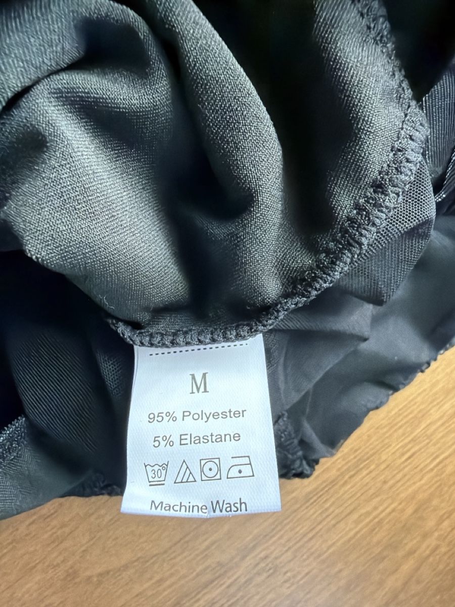 Top: Schwarzer Body mit Spitze Grösse M, neu – Nuovo (secondo la descrizione) da Weggis venduto da Doris 2