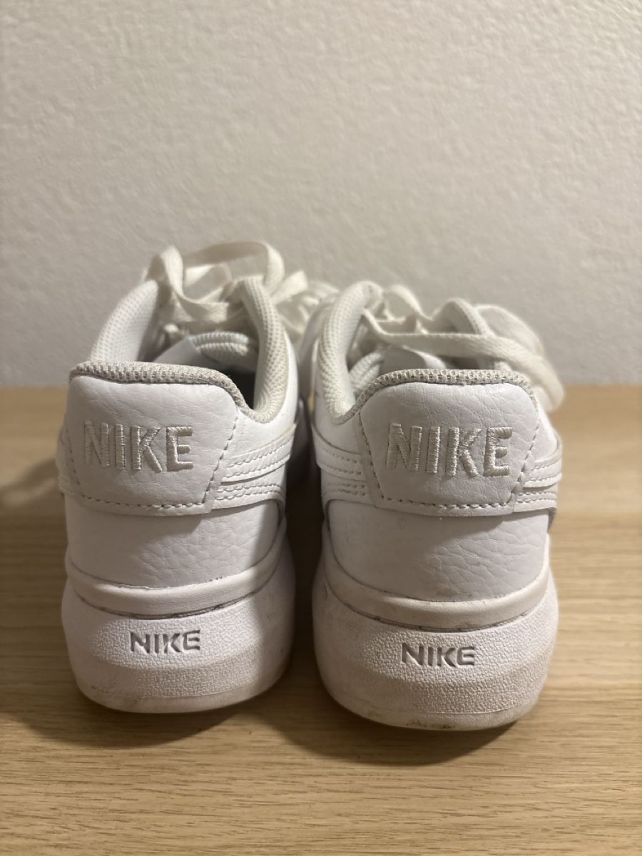 Nike Damenschuhe: Basket Nike – Neu (gemäss Beschreibung) aus Estavayer-le-Lac von aud_vxr5 3