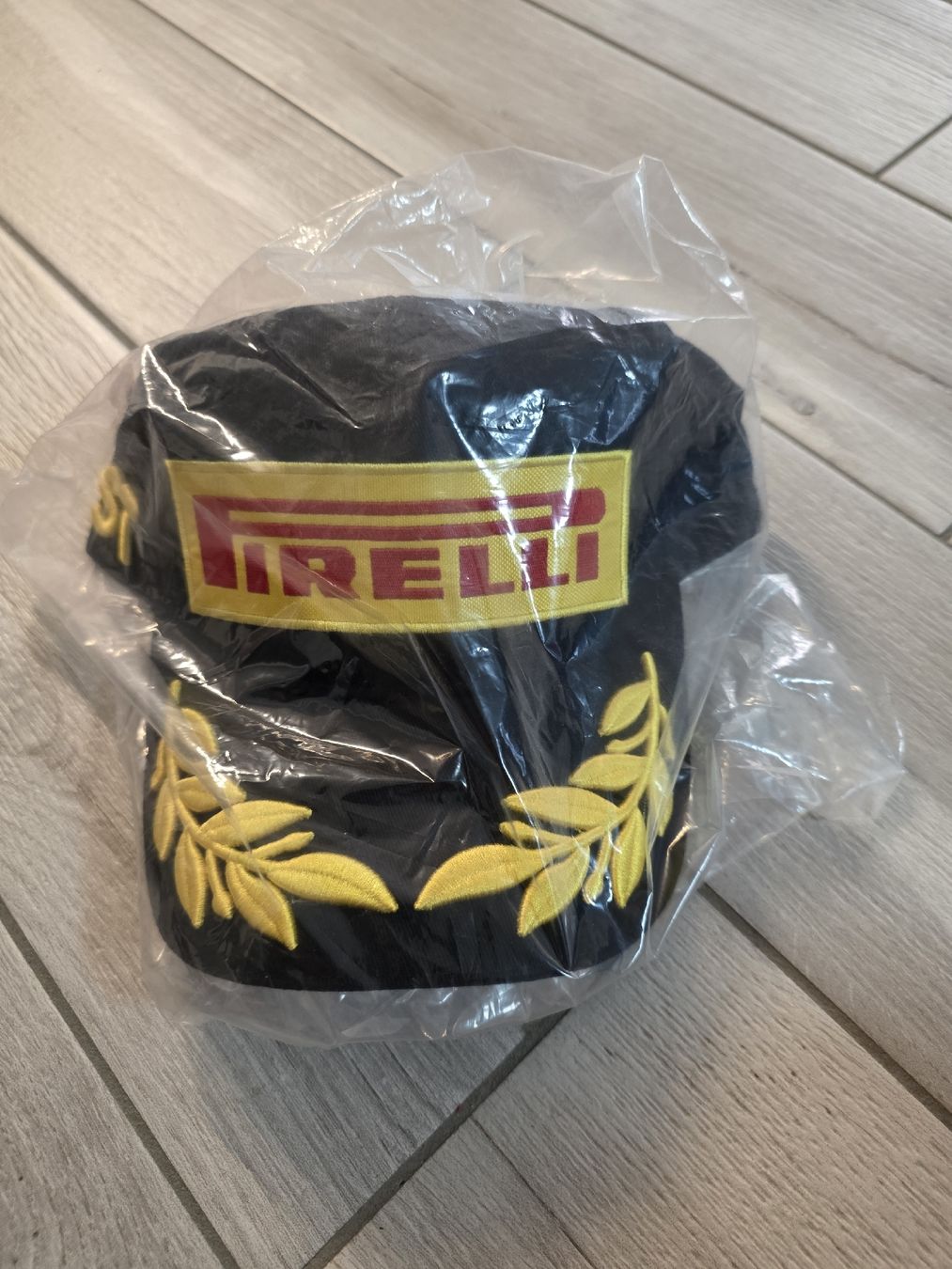Copricapi, berretti & cappellini: Pirelli Podium Cap Nummer 1 neu – Nuovo e nell'imballaggio originale da Dorf venduto da Echo_Elements