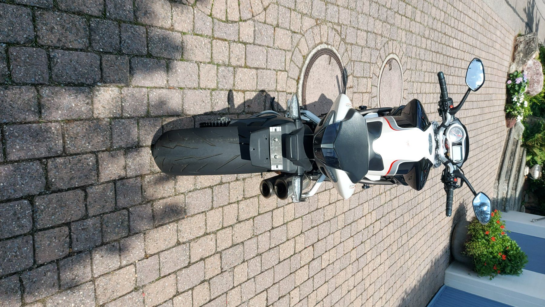 MV Agusta Strada: Top gepflegte MV Agusta Brutale 1090RR – Usato da Wangen ZH venduto da Jannic10 7