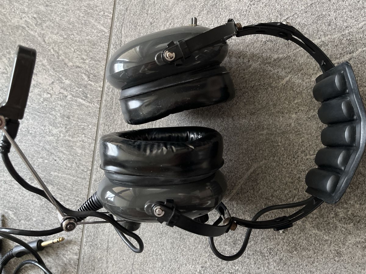 Cuffie: Funktionierendes Flugzeug- Piloten Headset gebraucht – Usato da Bassersdorf venduto da Rhaener 1