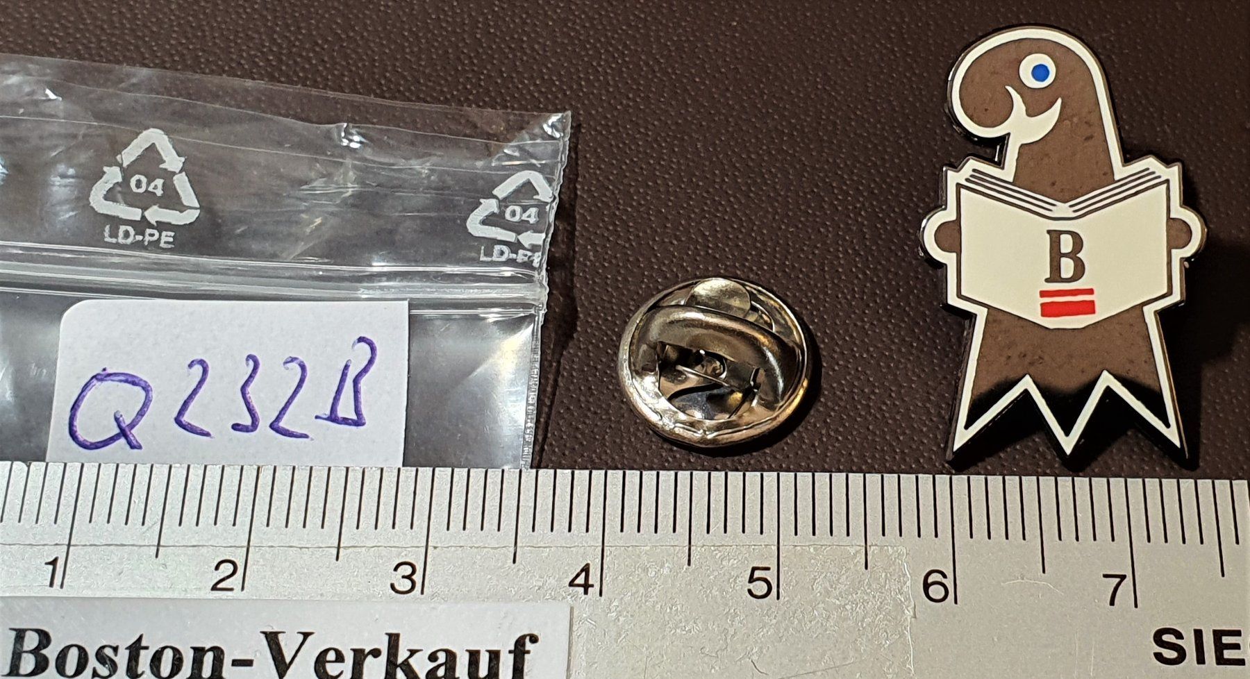 Spille & Fermagli: Q232B - Pin B Basler Zeitung Baslerstab mit Augo Blau – Usato da Reinach BL venduto da Boston-Verkauf 1