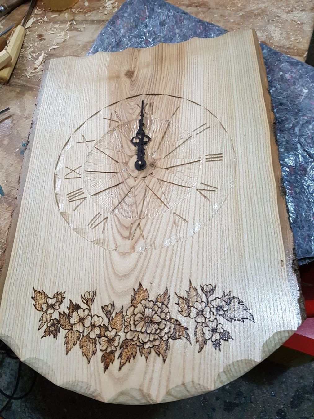 Articoli in legno: Wanduhr esche neu – Nuovo (secondo la descrizione) da Siebnen venduto da Holzwork75