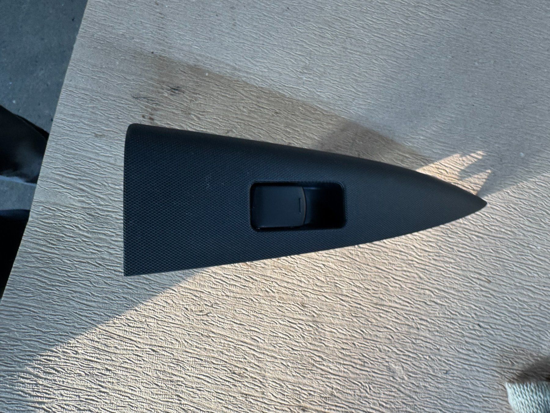 Nissan Tutti pezzi di ricambio auto: Nissan Note E11 Fensterheberabdeckung + Schalter – Usato da Berneck venduto da garagekaufmann 3