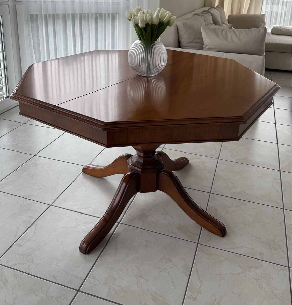 Tavoli: Klassisch-barocker Achteck-Tisch – Usato da Lachen SZ venduto da artbyblondangel
