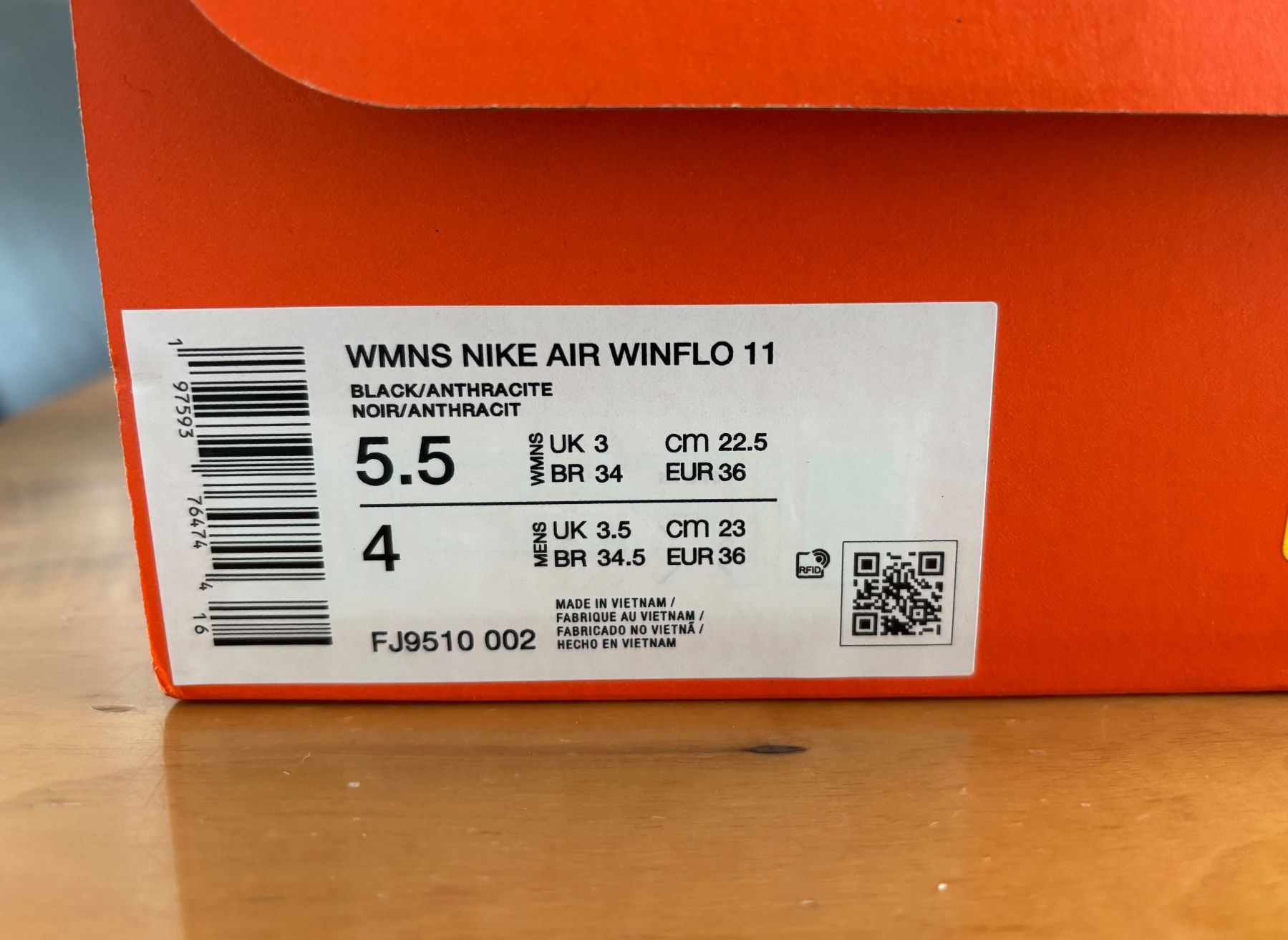 Nike Scarpe da uomo: Gr. 36 NIKE AIR WINFLO 11 BLACK/ANTHRACITE – Usato da Schinznach Dorf venduto da Soomone 1