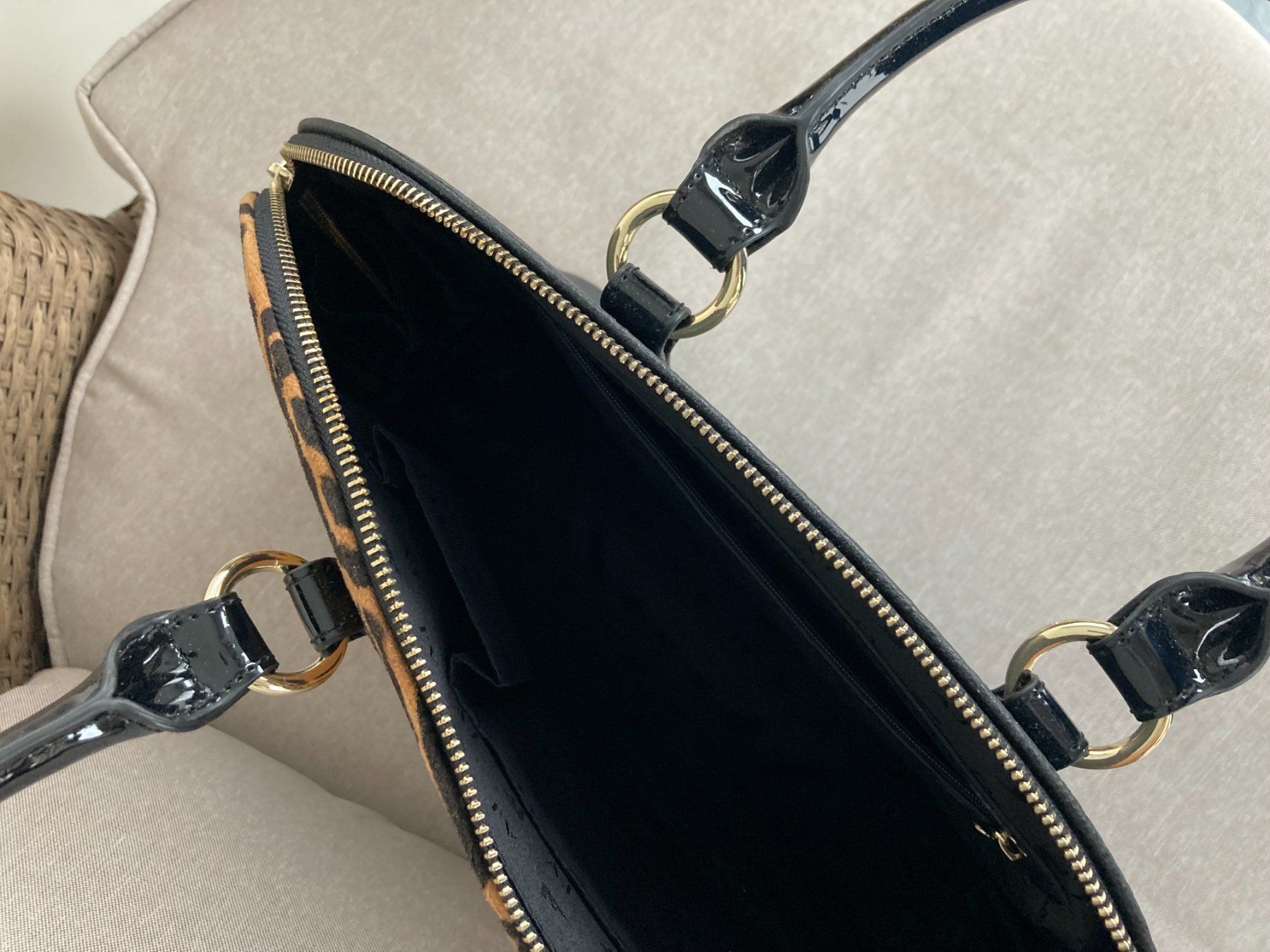 Armani Borse da donna: AJ ARMANI JEANS Tasche mit Tigermuster – Nuovo e nell'imballaggio originale da Pratteln venduto da Miki_ 2