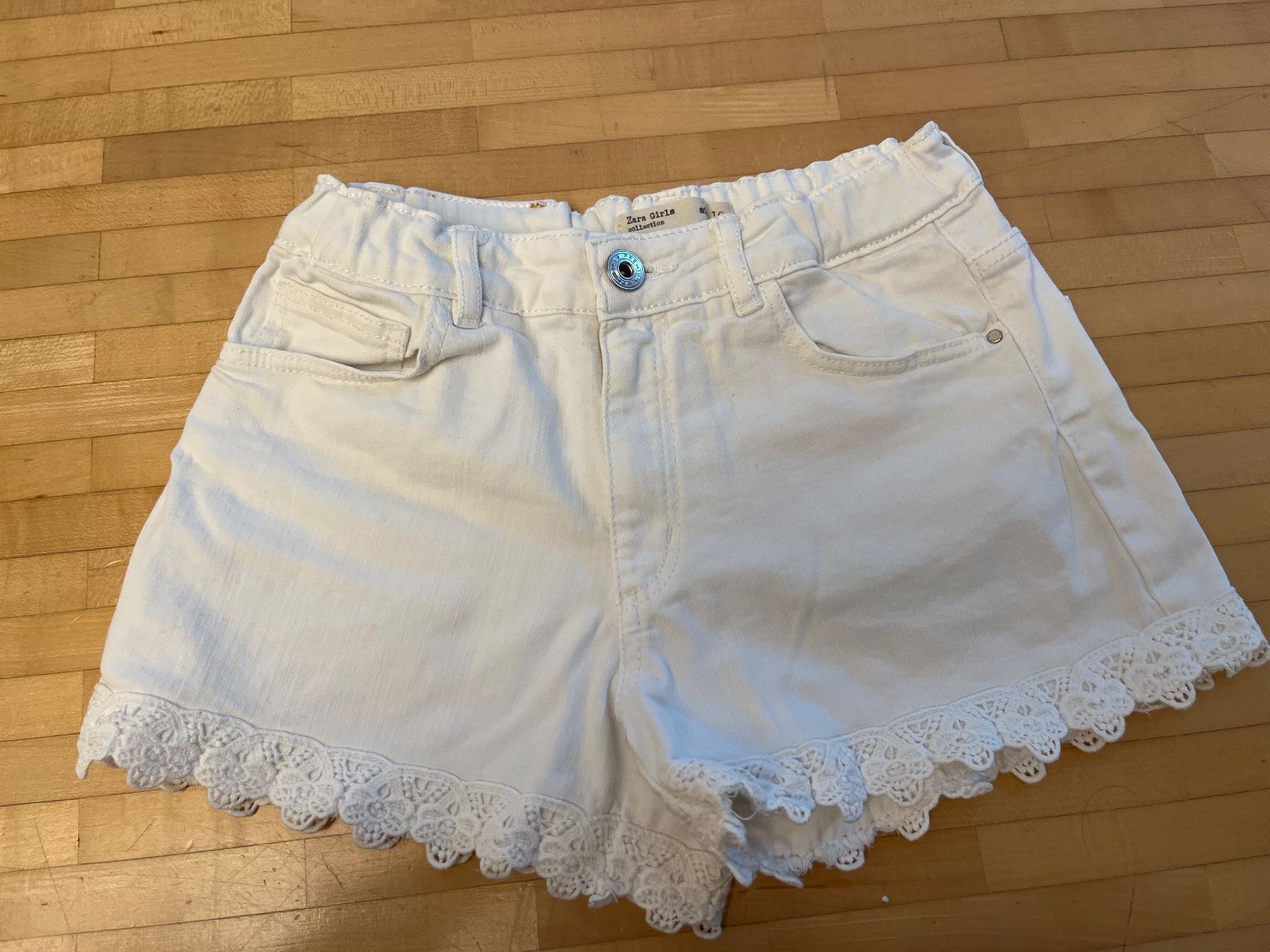 Pantaloni: Zara Shorts, 140 weiss mit Spitzen – Usato da Horgen venduto da Hoppelhase11