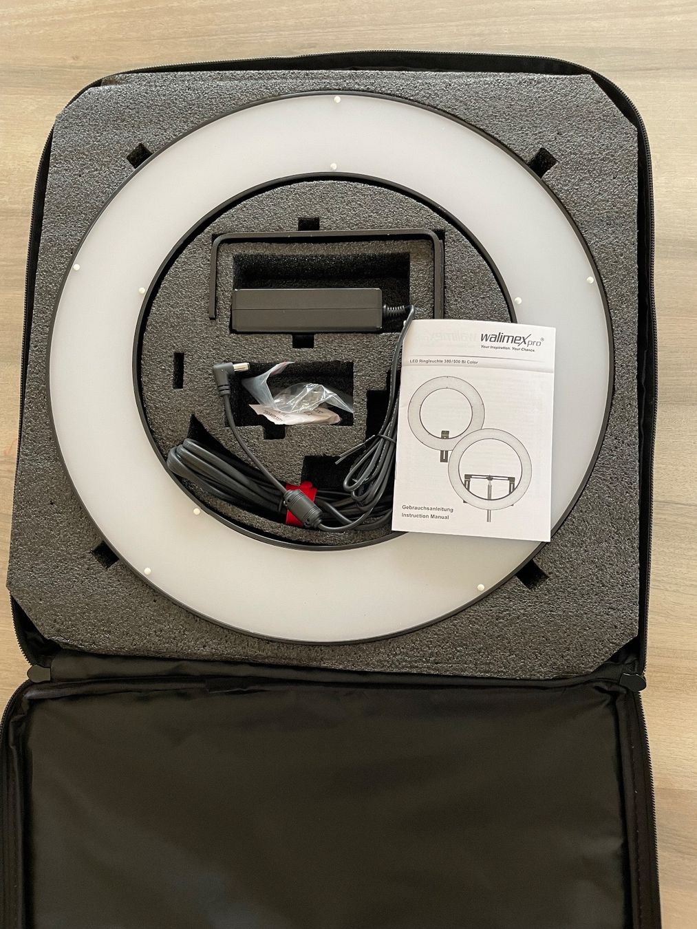 Lampes: LED Ringleuchte NEU nie gebraucht – Neuf avec emballage d'origine à Thalwil par pri_82gh