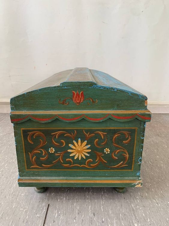 Alte Truhe aus Holz mit originaler Bemalung L 2416 | Kaufen auf Ricardo