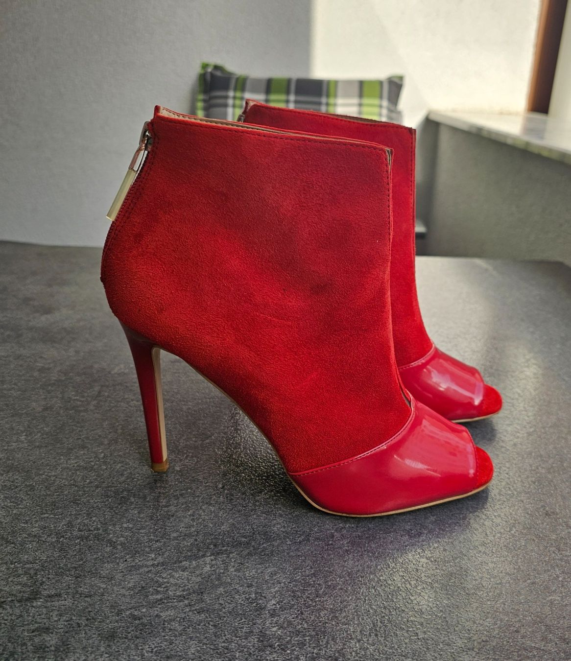 Guess Scarpe da donna: ***GUESS ***Damen Schuhe Gr.40 – Usato da Bronschhofen venduto da Xena37 2