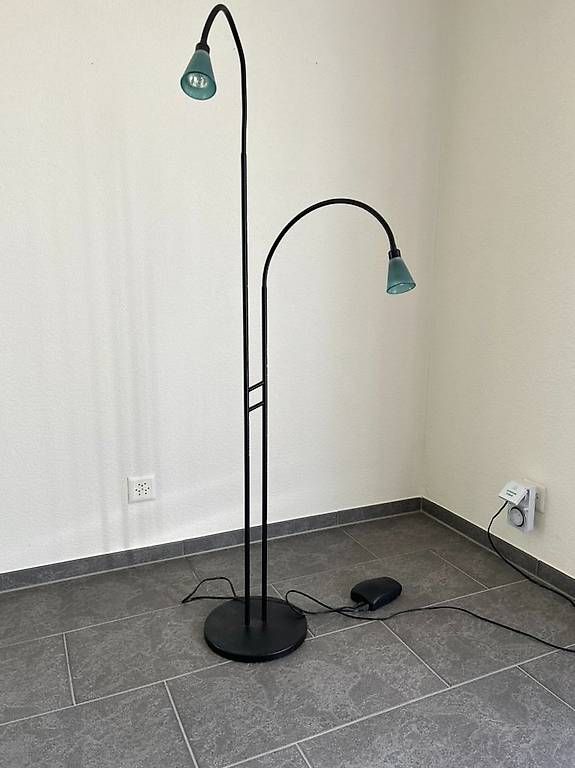 Lampade: Stehlampe mit 2 Leuchten – Usato da Seltisberg venduto da rbs_f5q2