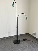 Stehlampe mit 2 Leuchten