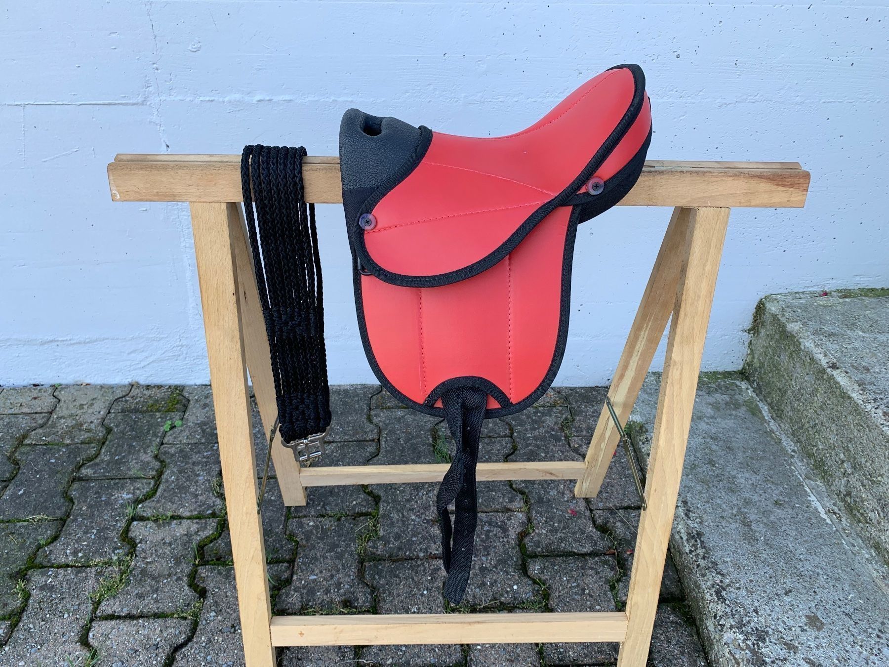 Selle & Accessori: schönes rotes Ponysätteli – Usato da Feldbach venduto da Fea1