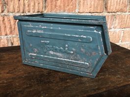 Antike Box Eisen, Sichtlagerkasten Fame, Industrial Design