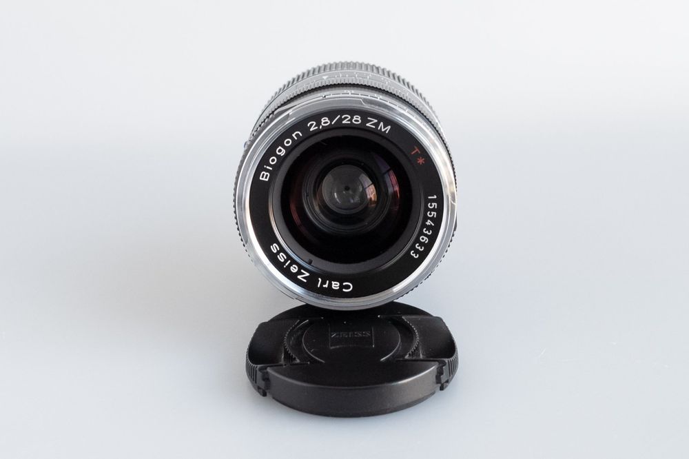 Objectif Carl Zeiss Biogon T 2.8/28 Mm ZM Argent - Neuf Sous Boîte
