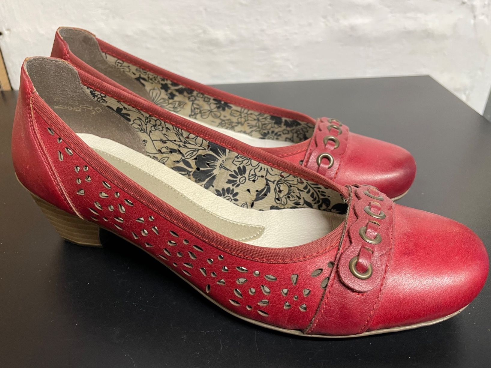 Rieker Scarpe da donna: Rieker Damen-Pumps Gr. 38 rot – Usato da Winterthur venduto da moschtli20